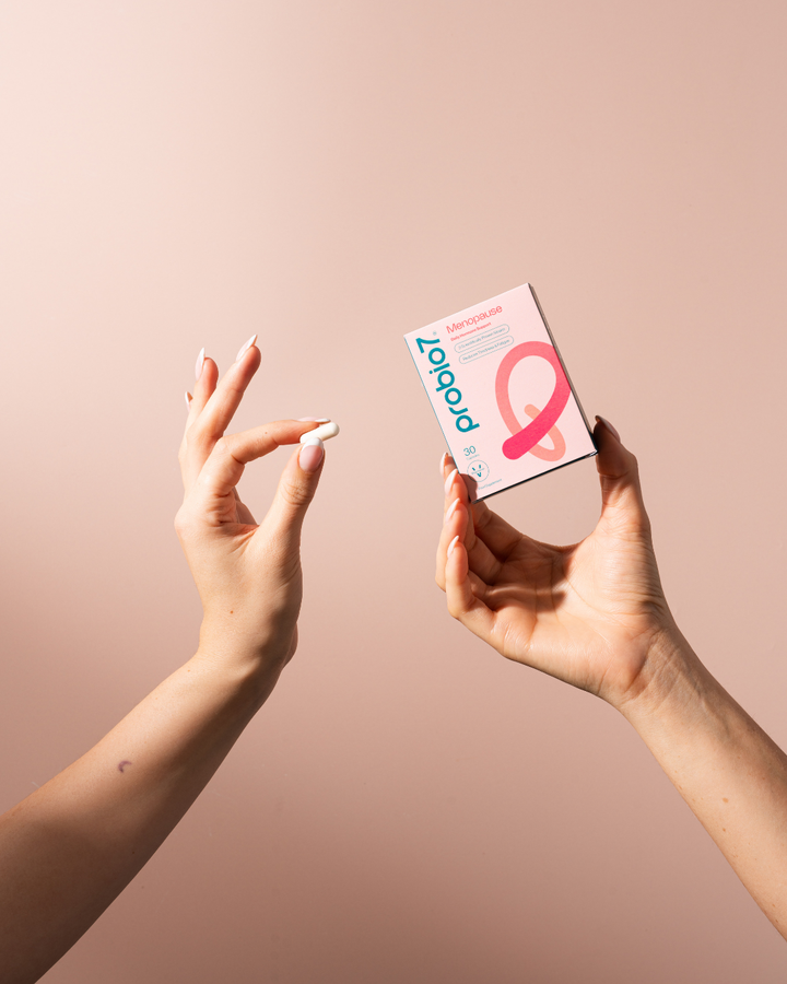 Probio7® Menopause —  Στοχευμένη φροντίδα στην εμμηνόπαυση & τις ορμονικές διακυμάνσεις. 3 στελέχη KABP™ + Βιταμίνη D, B6, B9. Για γυναίκες.